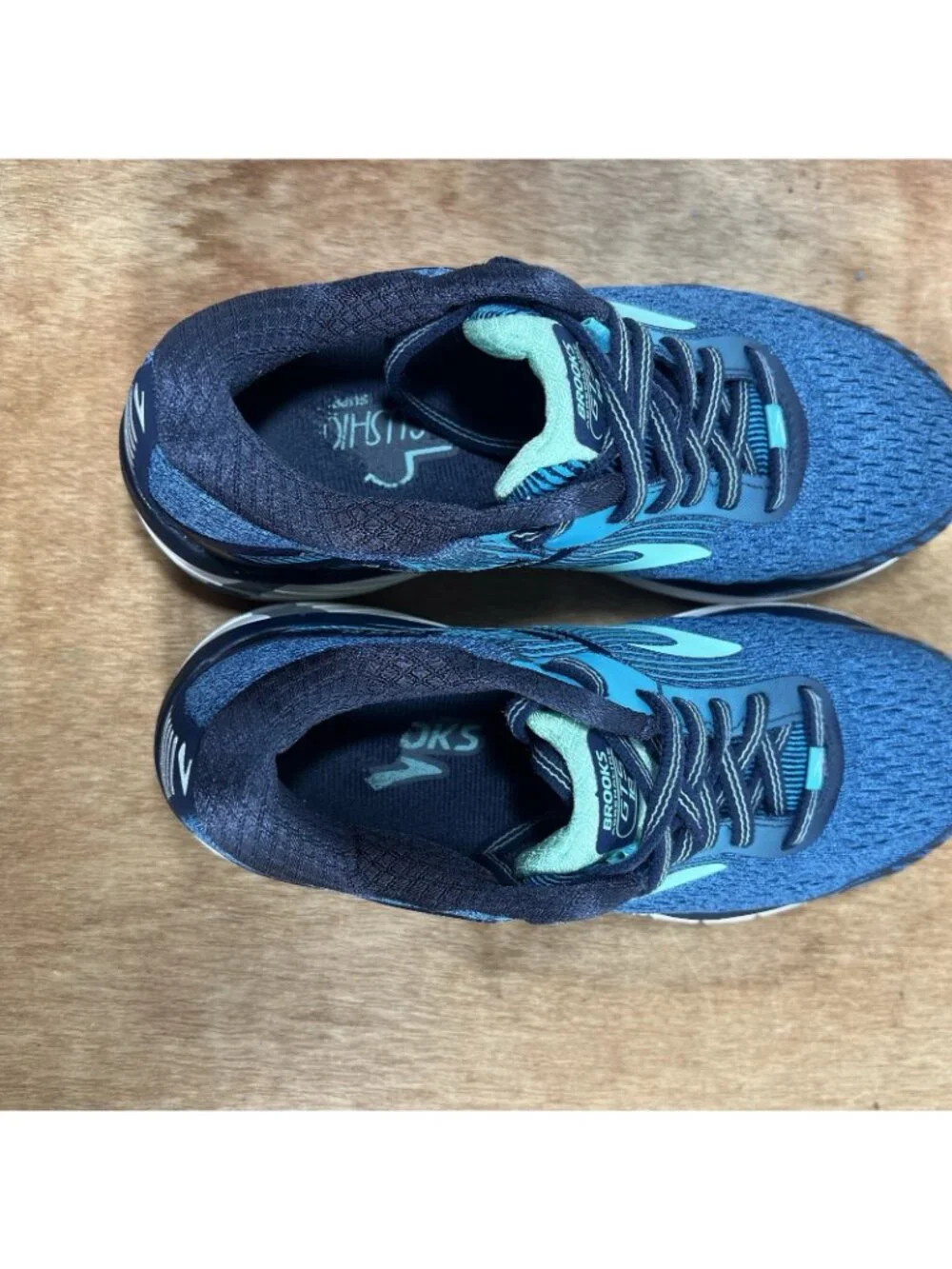 Brooks Adrenaline GTS 18 Women's Running Shoes Size 7.5 Medium (B) Blue Teal